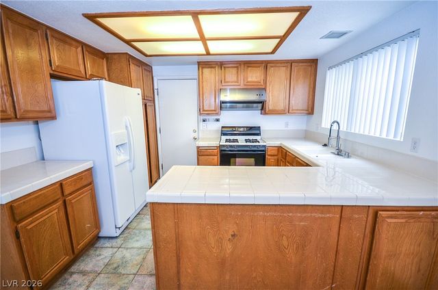 6762 Shelter Lane, Las Vegas, NV 89103