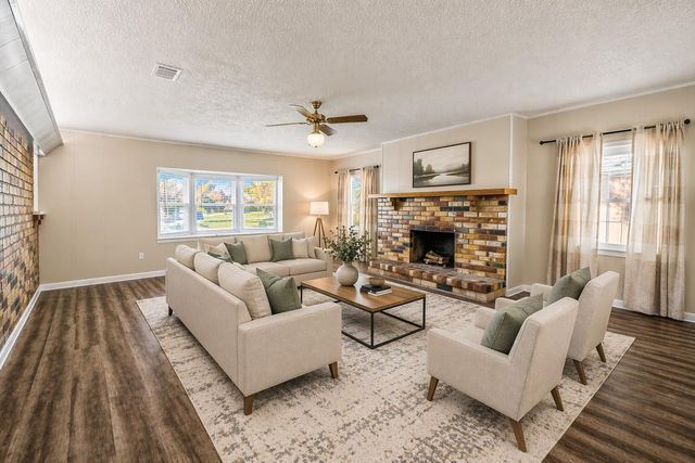 404 S 14th Street, West Columbia, TX 77486