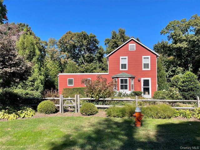77 Boulevard Avenue, Greenlawn, NY 11740