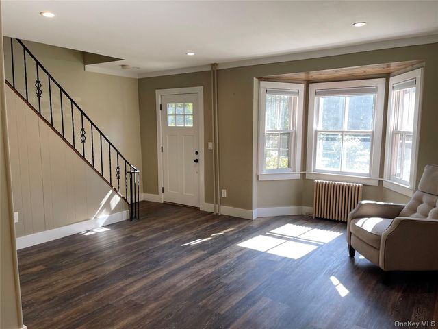 77 Boulevard Avenue, Greenlawn, NY 11740