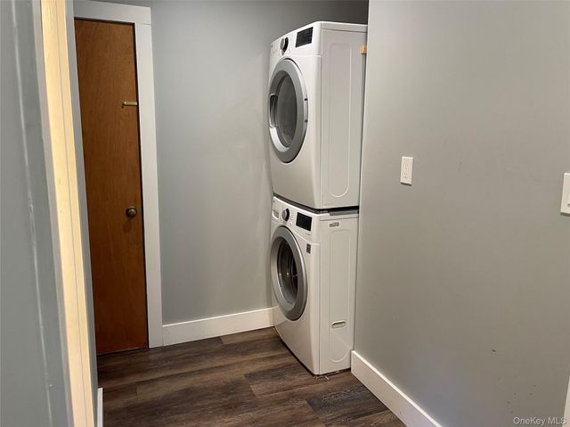 77 Boulevard Avenue, Greenlawn, NY 11740