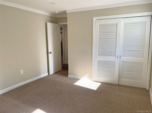 77 Boulevard Avenue, Greenlawn, NY 11740