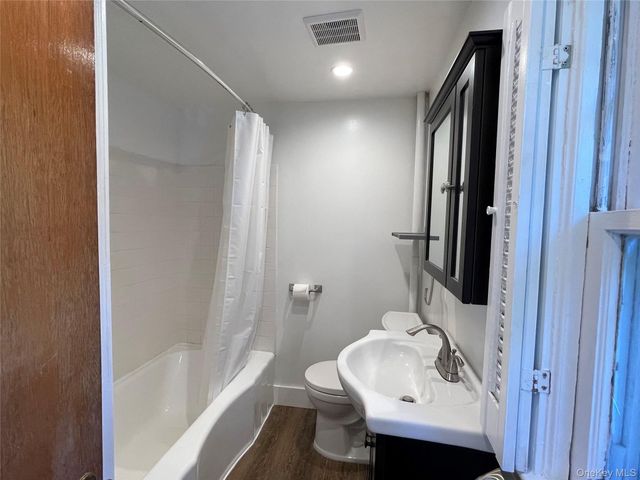 77 Boulevard Avenue, Greenlawn, NY 11740