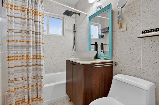 270 NW 106th St, Miami, FL 33150