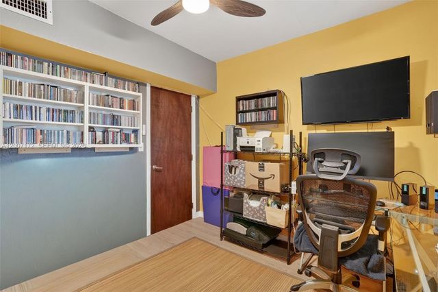 270 NW 106th St, Miami, FL 33150