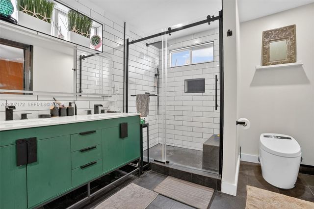 270 NW 106th St, Miami, FL 33150