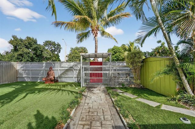 270 NW 106th St, Miami, FL 33150