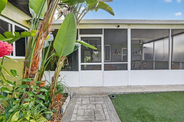 270 NW 106th St, Miami, FL 33150