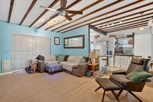 270 NW 106th St, Miami, FL 33150