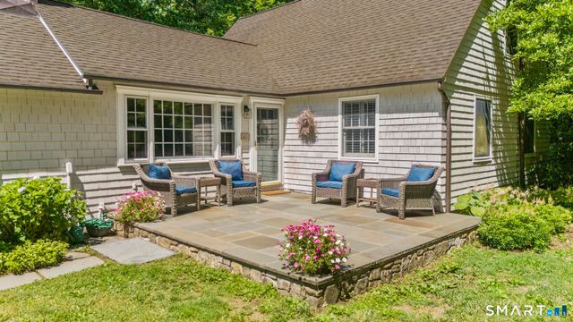 211 Newtown Turnpike, Wilton, CT 06897
