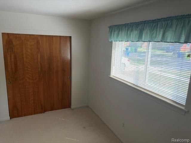 29515 Milton Avenue, Madison Heights, MI 48071