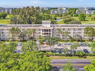 3051 S Palm Aire Dr 202, Pompano Beach, FL 33069