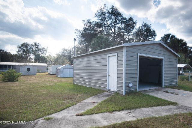 107 FOLKLORE Drive, Satsuma, FL 32189