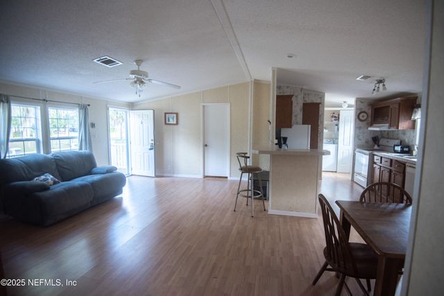 107 FOLKLORE Drive, Satsuma, FL 32189