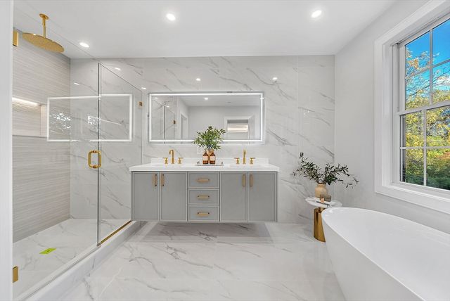 280 Nevada 280, Newton, MA 02460