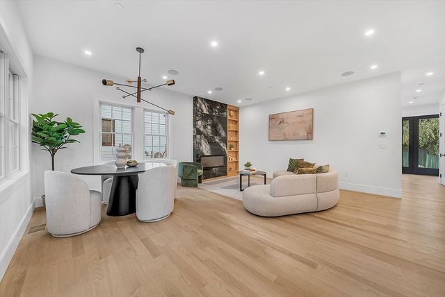 280 Nevada 280, Newton, MA 02460