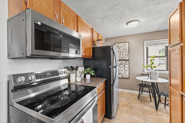 1965 Montana Avenue E, Saint Paul, MN 55119