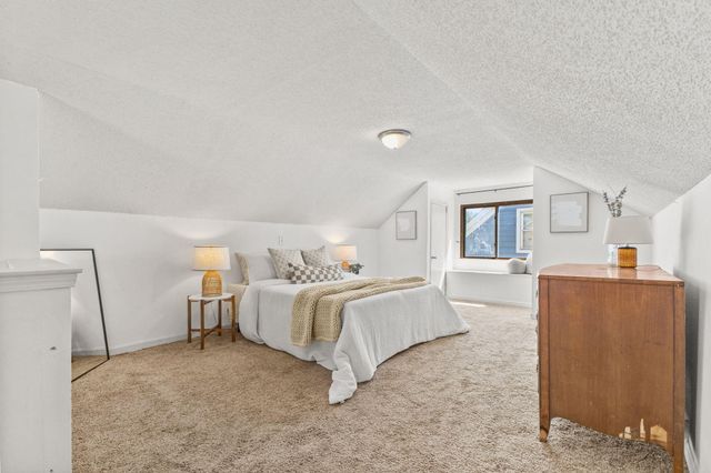 1965 Montana Avenue E, Saint Paul, MN 55119