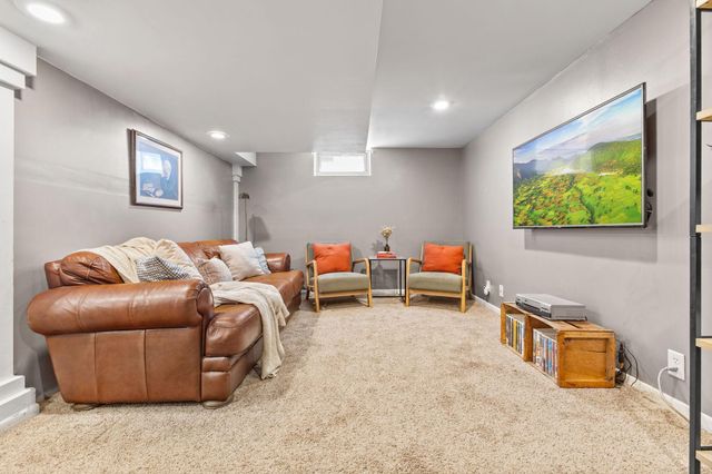 1965 Montana Avenue E, Saint Paul, MN 55119