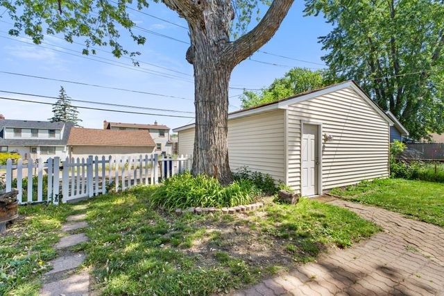 1965 Montana Avenue E, Saint Paul, MN 55119