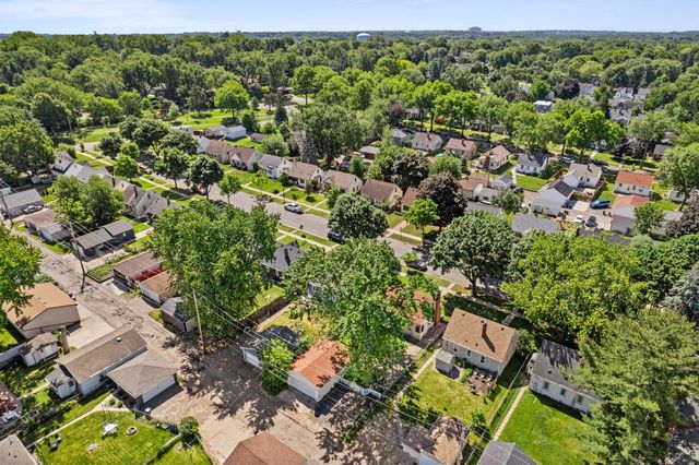 1965 Montana Avenue E, Saint Paul, MN 55119