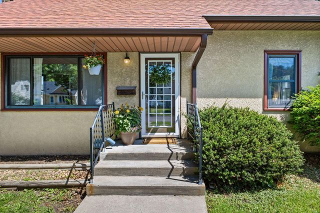 1965 Montana Avenue E, Saint Paul, MN 55119