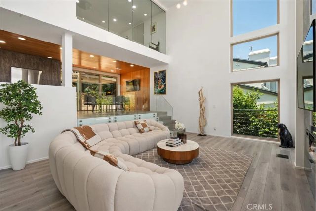 3539 Alana Drive, Sherman Oaks, CA 91403