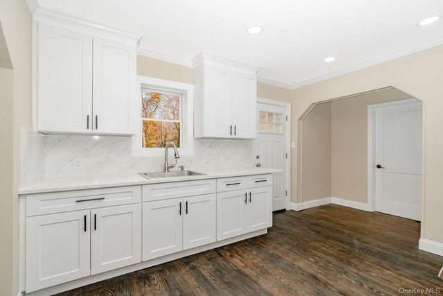 123 4th Avenue, Huntington, NY 11746