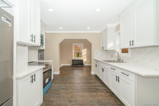 123 4th Avenue, Huntington, NY 11746