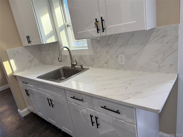 123 4th Avenue, Huntington, NY 11746