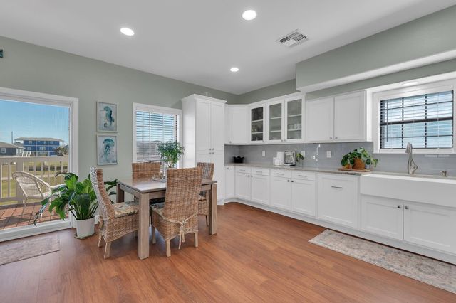 22901 Miramar Street, Galveston, TX 77554