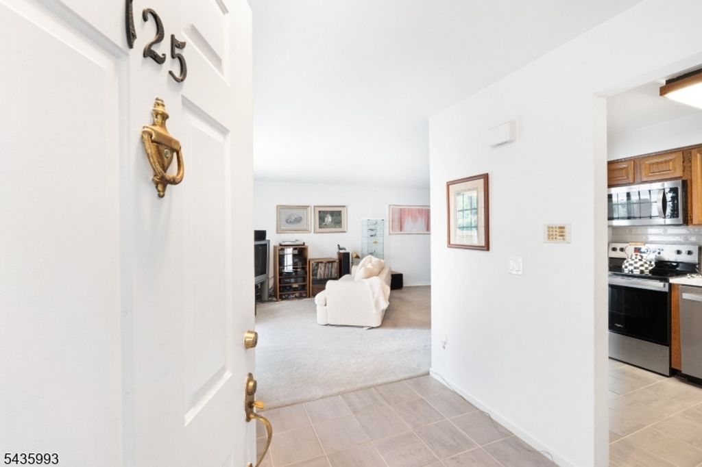 125 Smithfield Ct, Bernards Twp., NJ 07920