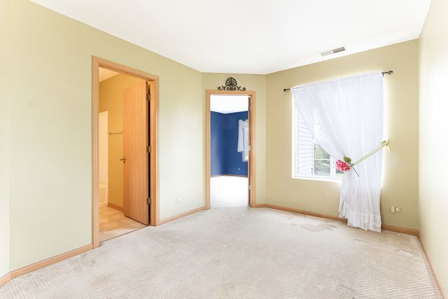 2572 Arcadia Circle 2572, Naperville, IL 60540