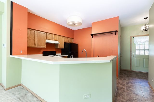 2572 Arcadia Circle 2572, Naperville, IL 60540