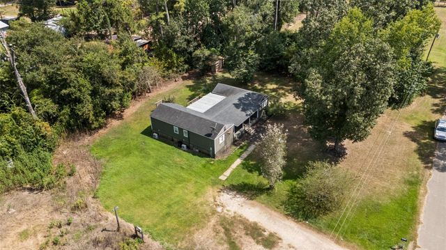 15017 Twin Lake Drive, Conroe, TX 77306