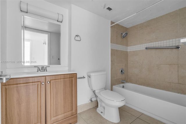 9143 SW 77th Ave B710, Miami, FL 33156