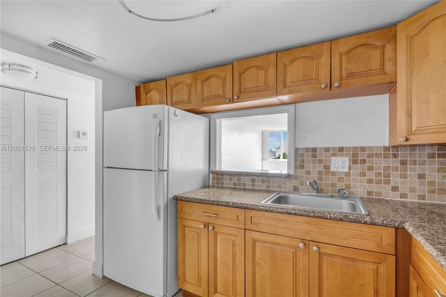 9143 SW 77th Ave B710, Miami, FL 33156