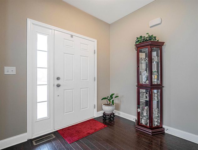 8 Jasmine Drive, Middletown, NY 10940