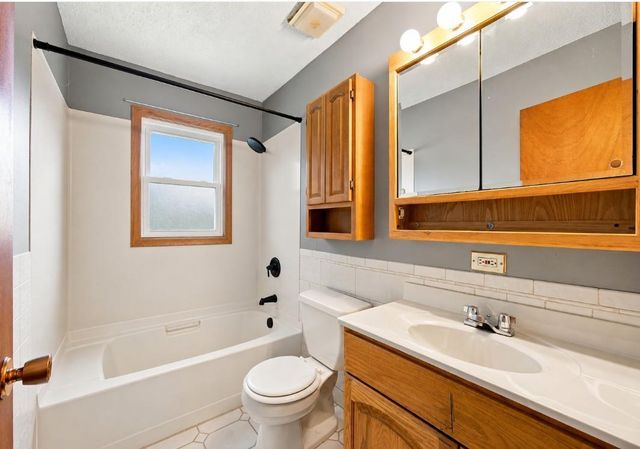 7980 Jackson Street NE, Spring Lake Park, MN 55432