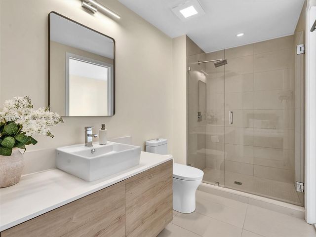 10201 E Bay Harbor Dr 401, Bay Harbor Islands, FL 33154