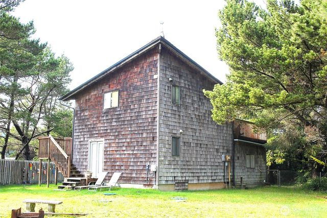 1292 Holland Drive, Grayland, WA 98547