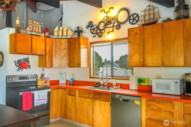 1292 Holland Drive, Grayland, WA 98547