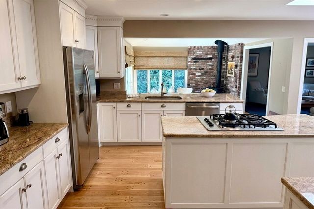 33 Glendale Road, Marblehead, MA 01945