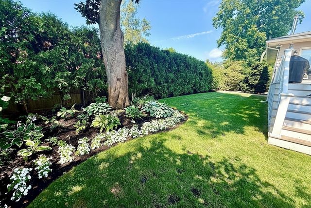 33 Glendale Road, Marblehead, MA 01945