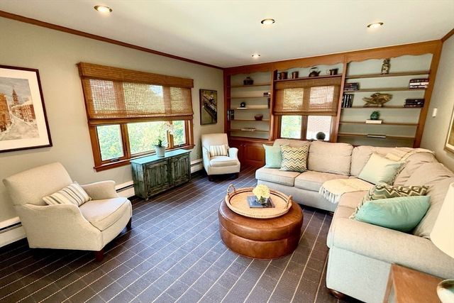 33 Glendale Road, Marblehead, MA 01945