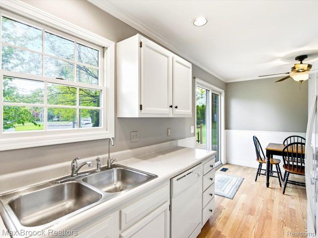 1561 S Delano Street, St. Clair, MI 48079