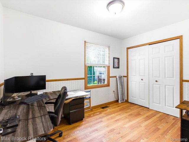 1561 S Delano Street, St. Clair, MI 48079