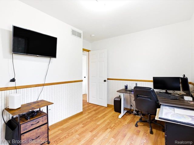 1561 S Delano Street, St. Clair, MI 48079