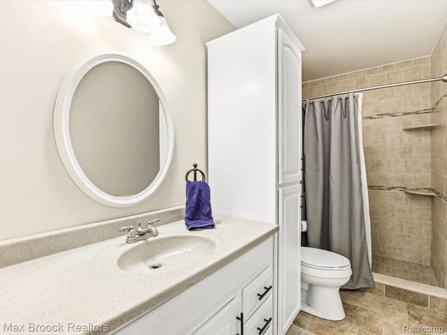 1561 S Delano Street, St. Clair, MI 48079