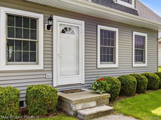 1561 S Delano Street, St. Clair, MI 48079